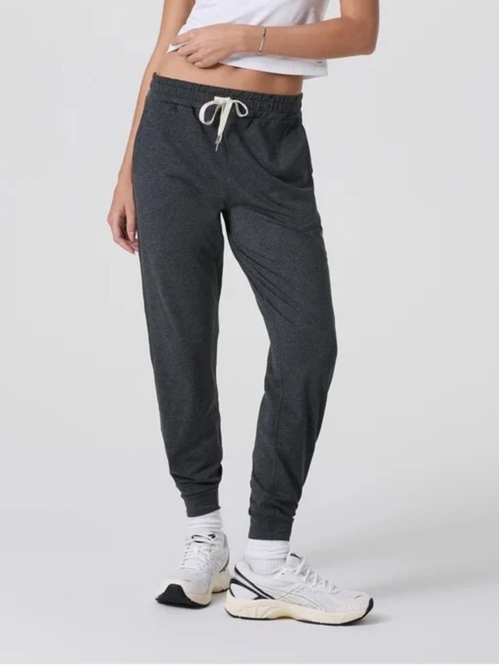 Vuori Women’s Charcoal Drawstring Jogger Pants